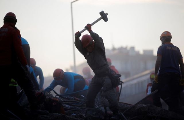 Reuters'ın gözünden İzmir'deki 'İsimsiz kahramanlar' 15