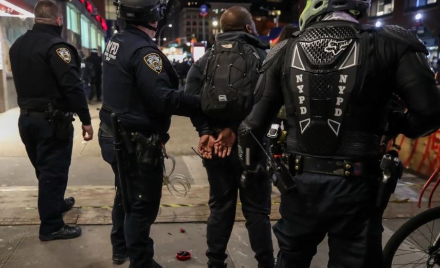 Sandıktan kaos çıktı: New York sokakları karıştı 5