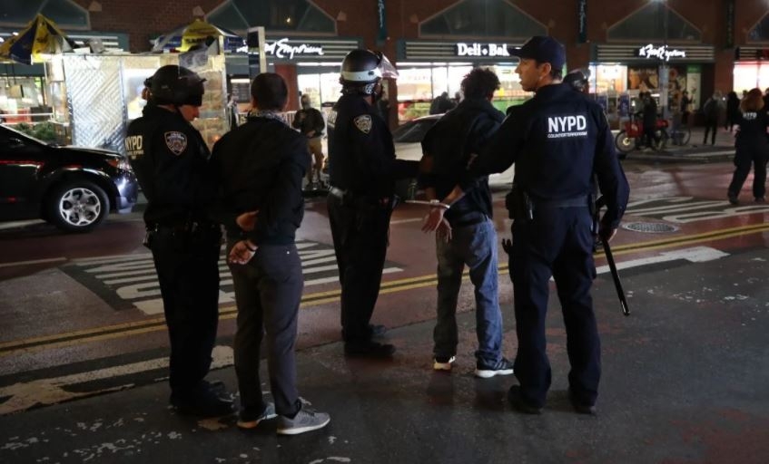 Sandıktan kaos çıktı: New York sokakları karıştı 7