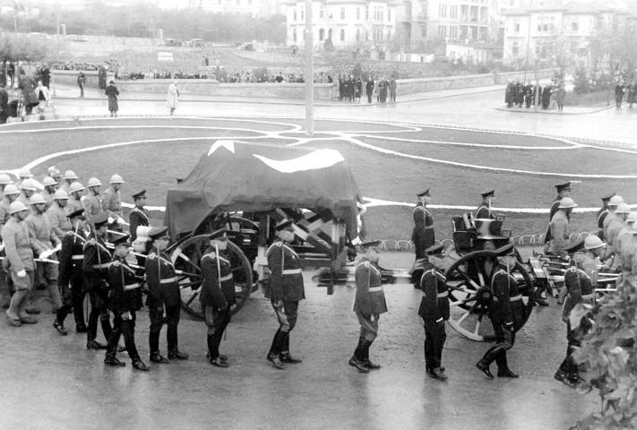 Bu görüntüler Atatürk'ün cenaze merasiminden ilk kez ortaya çıktı 10