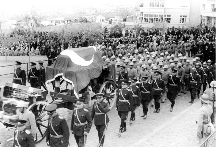 Bu görüntüler Atatürk'ün cenaze merasiminden ilk kez ortaya çıktı 17