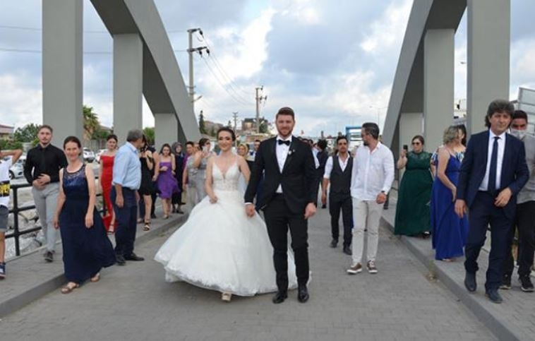 Gelin ve damatlar bu köprüden geçmeden düğüne gitmiyor 8