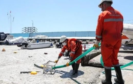Çevre Bakanlığı ilk adımı attı! Deniz salyası temizliği başladı 5