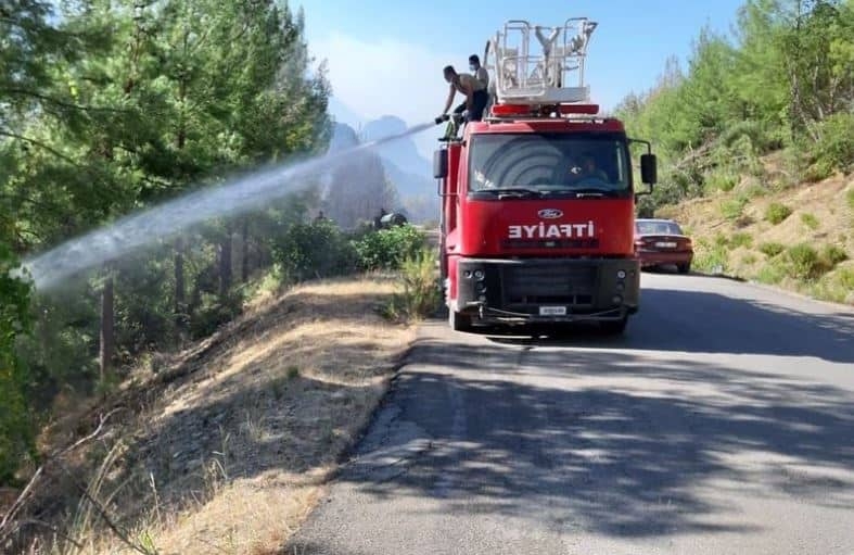 Dağ Komando Okulu yangın söndürme çalışmalarında müdahale ediyor 2