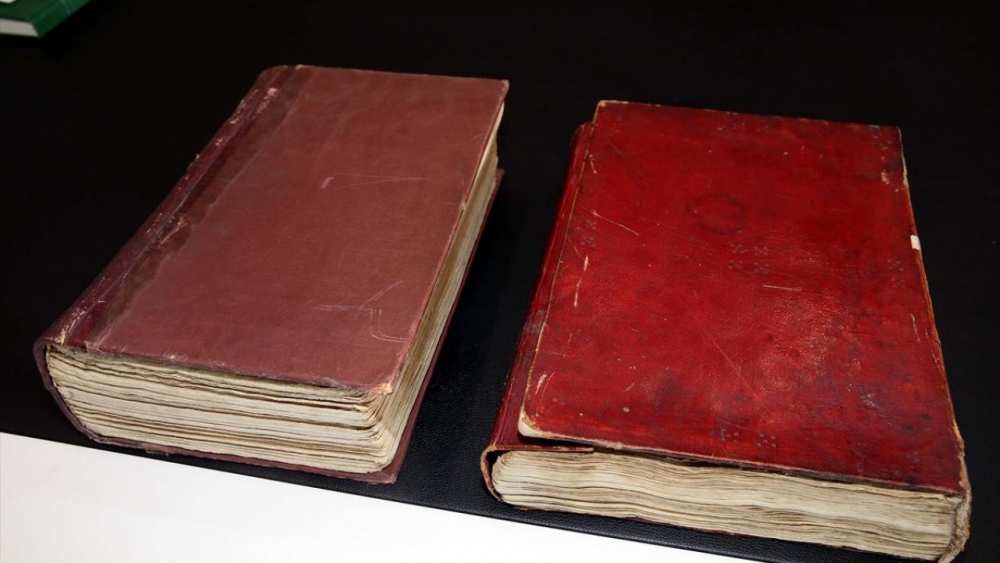 Tokat'ta bir lisenin kütüphanesinde 2 el yazması Kur'an-ı Kerim bulundu 4