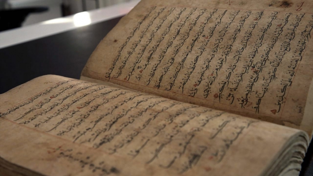 Tokat'ta bir lisenin kütüphanesinde 2 el yazması Kur'an-ı Kerim bulundu 5