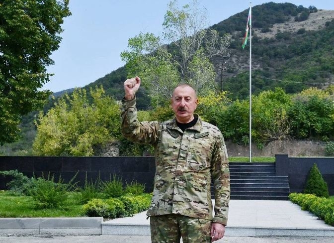 Aliyev, işgalden kurtarılan Laçın'ı ziyaret etti 4