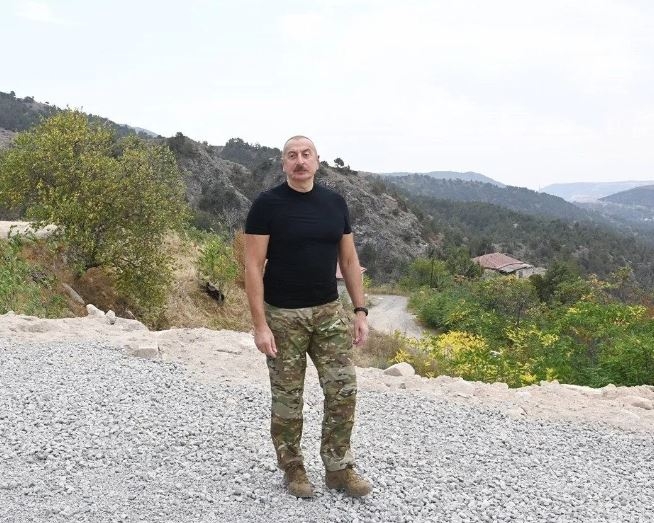 Aliyev, işgalden kurtarılan Laçın'ı ziyaret etti 5