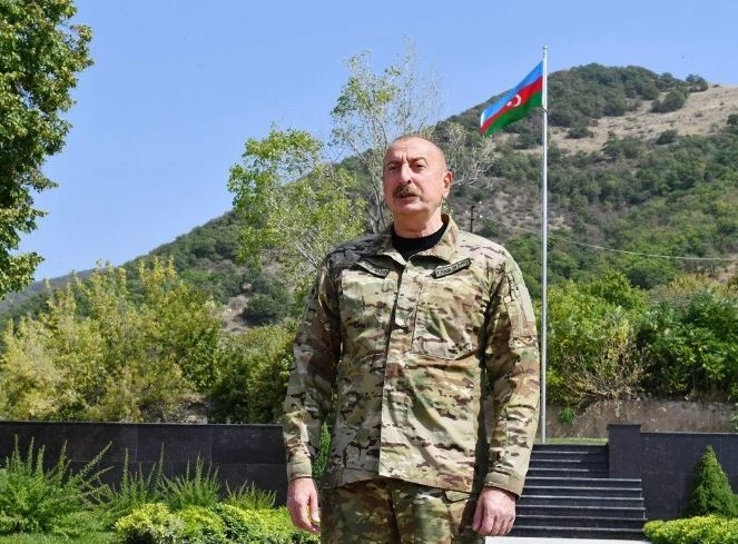 Aliyev, işgalden kurtarılan Laçın'ı ziyaret etti 7