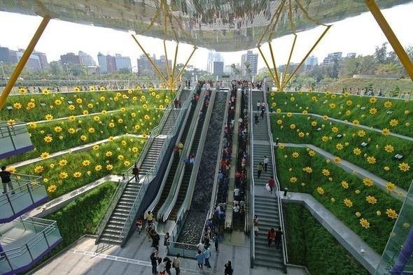 İşte tasarımlarıyla büyüleyen metro istasyonları 6