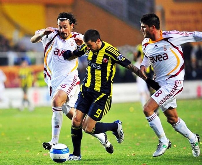 İşte spor yazarlarının Fenerbahçe – Galatasaray maçı skor tahminleri 21