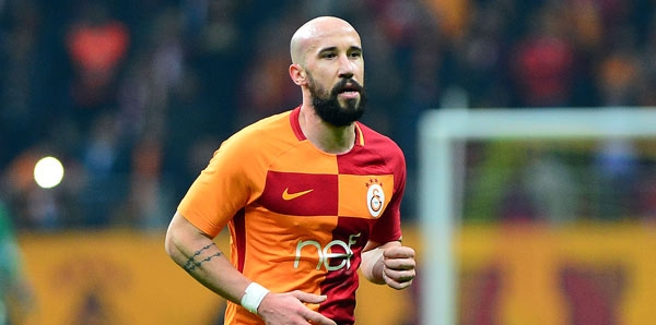 Galatasaray’da 9 futbolcu ile yollar ayrılıyor! 12