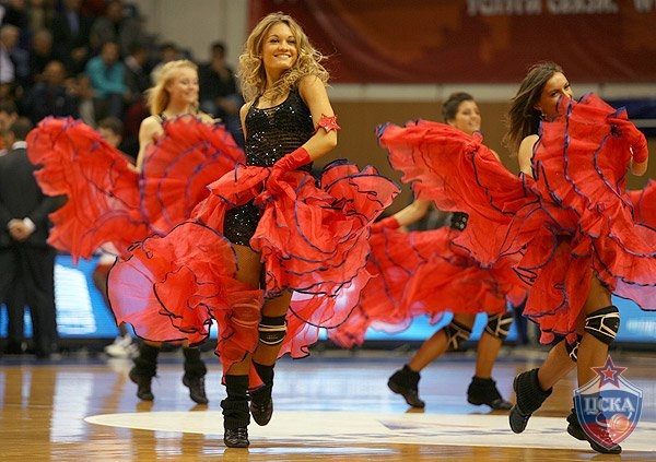 CSKA’lı dansçı kızlar büyüledi 24