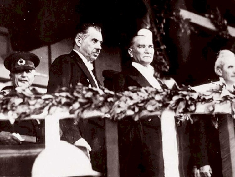 Atatürk'ün katıldığı 29 Ekim kutlamalarından fotoğraflar 11