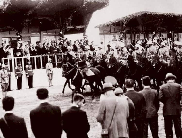 Atatürk'ün katıldığı 29 Ekim kutlamalarından fotoğraflar 19