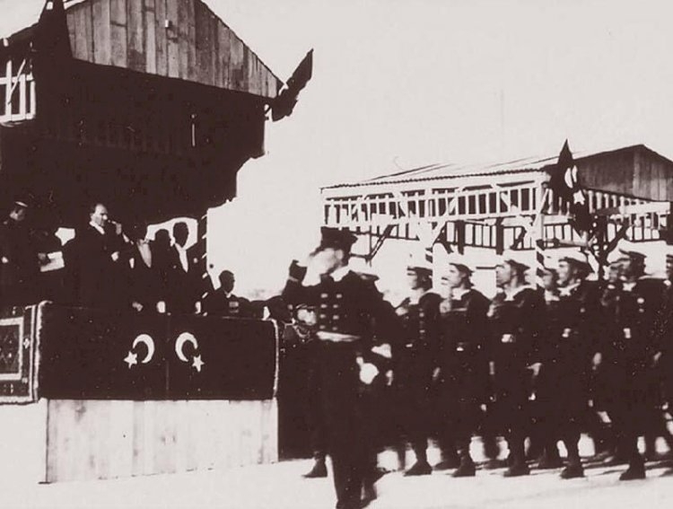 Atatürk'ün katıldığı 29 Ekim kutlamalarından fotoğraflar 20