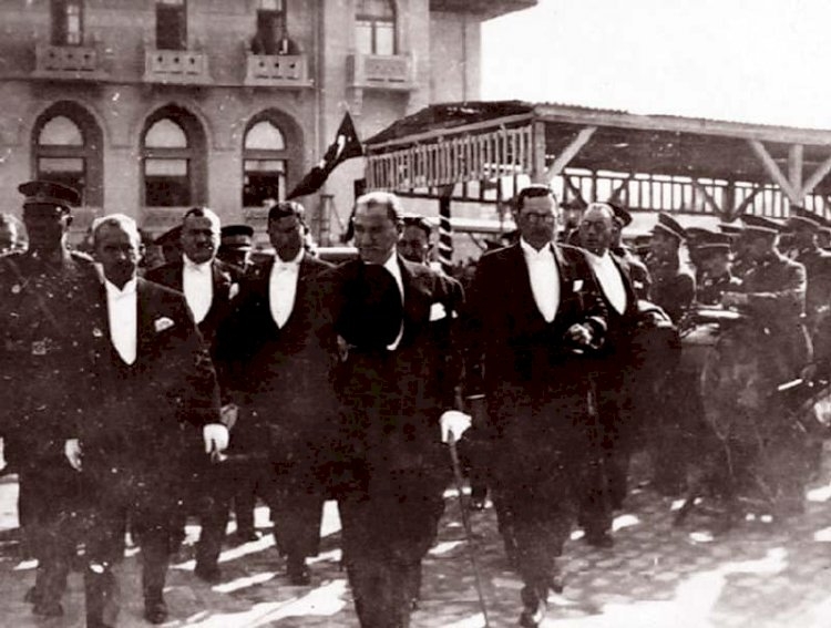 Atatürk'ün katıldığı 29 Ekim kutlamalarından fotoğraflar 5