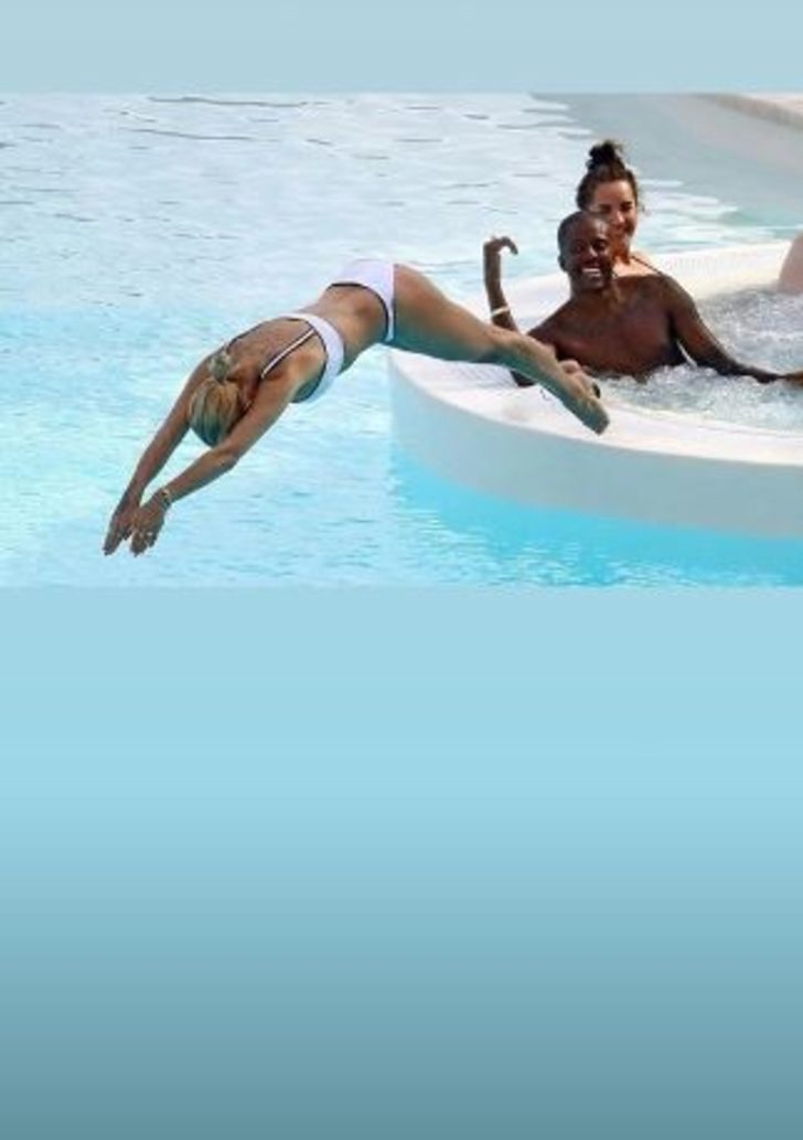 Rita Ora’nın tatil pozları sosyal medyayı salladı 21