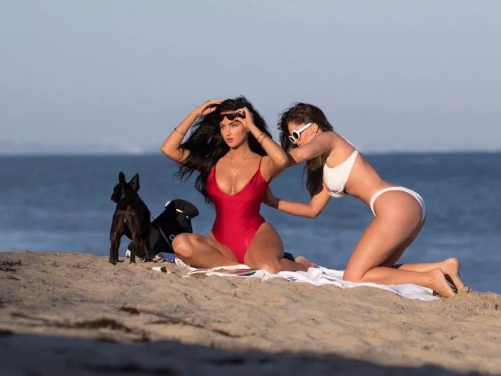Kardashian'ın kankaları plajı salladı 9