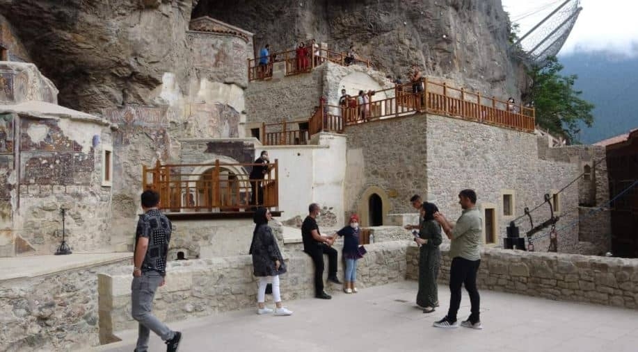 Sümela Manastırı'nı 3 haftada 30 bin kişi ziyaret etti 13