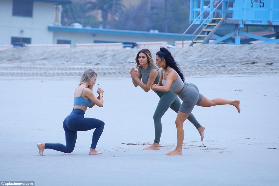 Kardashian sahilde spor yaptı! 20