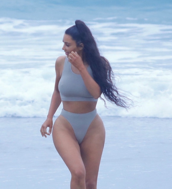 Kardashian sahilde spor yaptı! 3