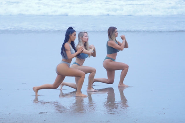 Kardashian sahilde spor yaptı! 7