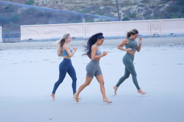 Kardashian sahilde spor yaptı! 9