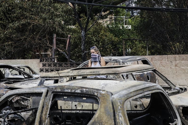 Yunanistan'daki yangından dehşet görüntüler 10