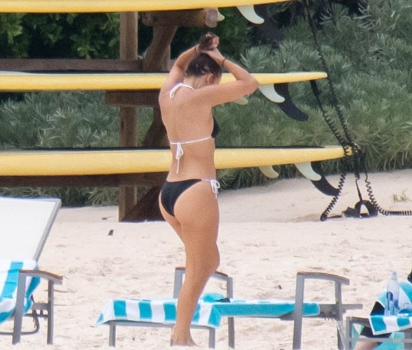 Jennifer Lopez fit vücuduyla büyüledi 14