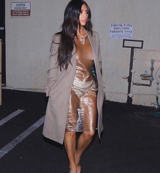 Kim Kardashian cesur kıyafetiyle yürek hoplattı 7