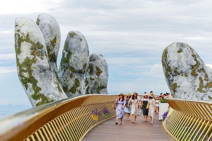 Yer ile gök arasında: Vietnam'daki Altın Köprü 13