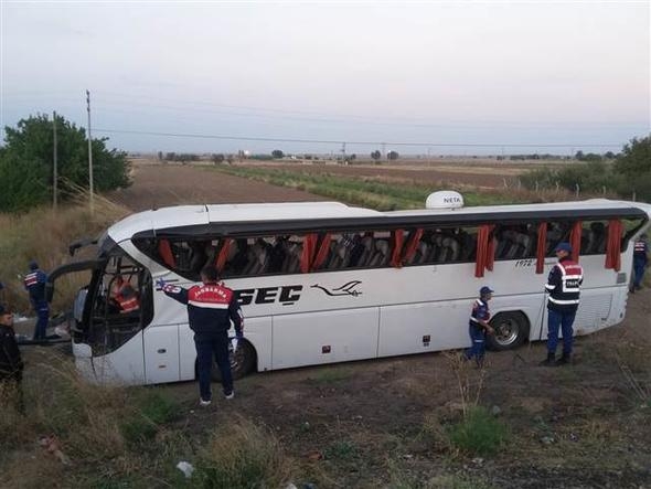 Aksaray'da yolcu otobüsü devrildi: Çok sayıda ölü var 2