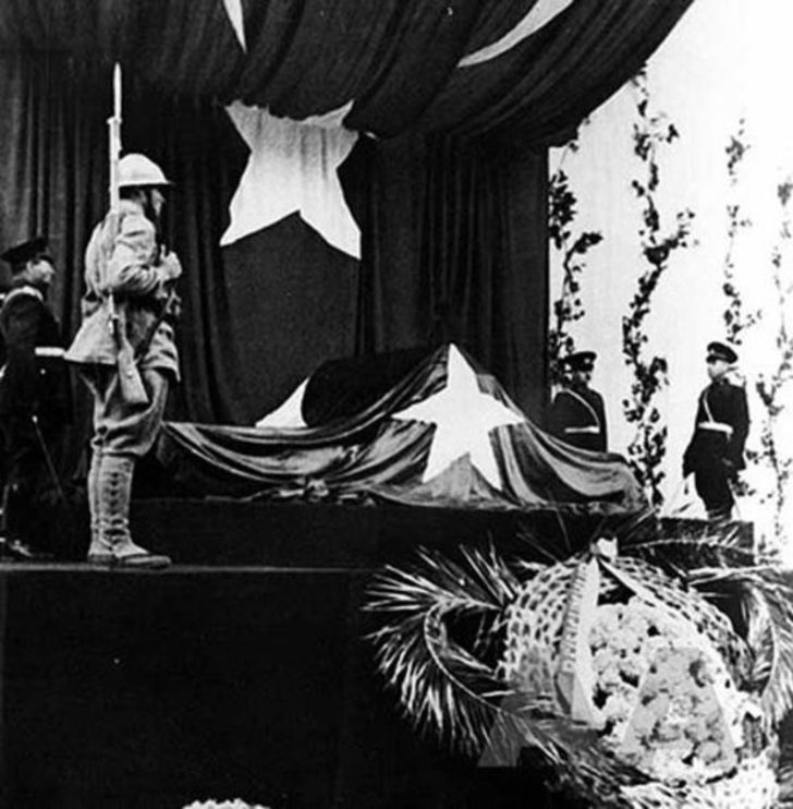 Ölümünün 80. Yıldönümü'nde Az Görülen Atatürk Fotoğrafları 18