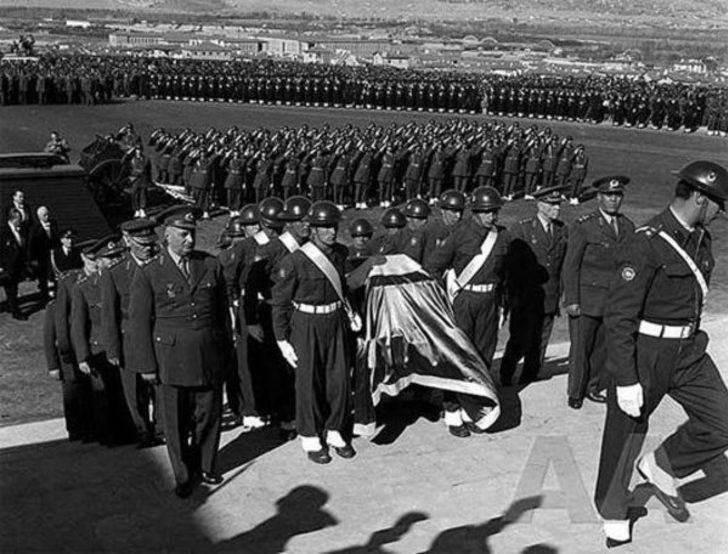 Ölümünün 80. Yıldönümü'nde Az Görülen Atatürk Fotoğrafları 29