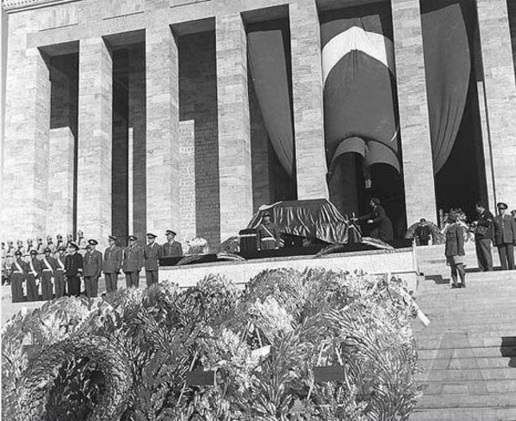 Ölümünün 80. Yıldönümü'nde Az Görülen Atatürk Fotoğrafları 30