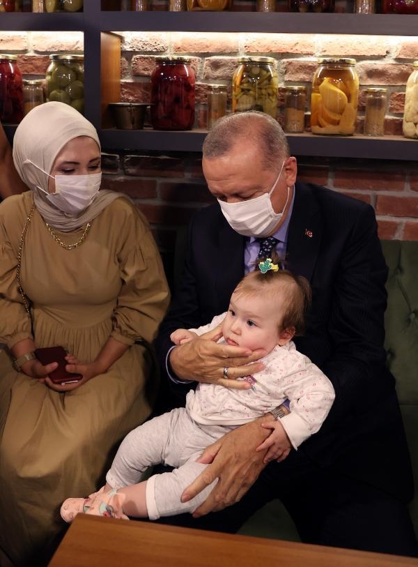 Erdoğan, Çengelköy'de vatandaşlarla sohbet etti 4