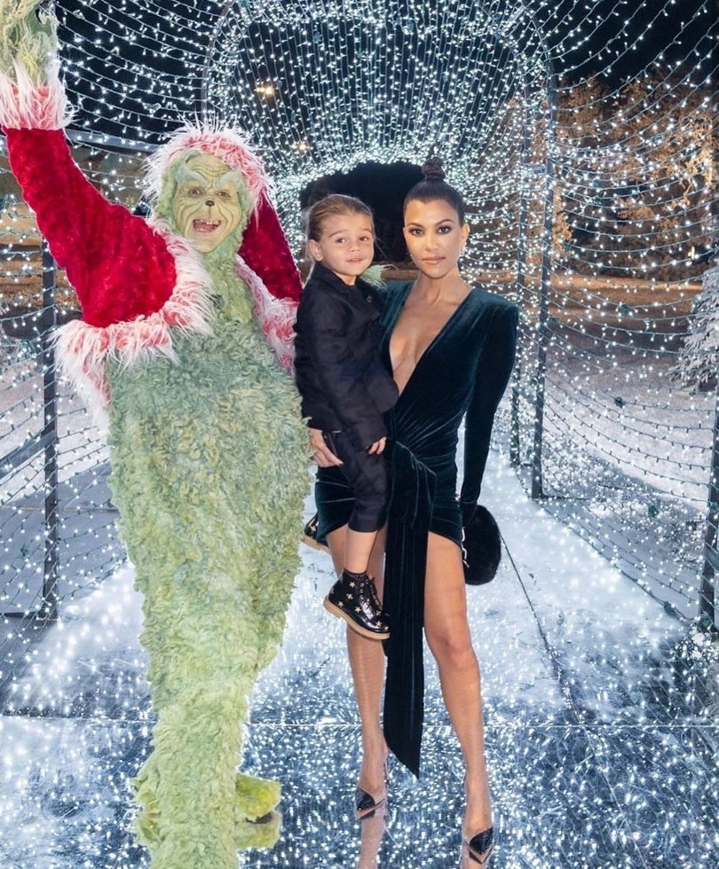 Kim Kardashian’ın 500 bin dolarlık Noel partisi olay oldu 1