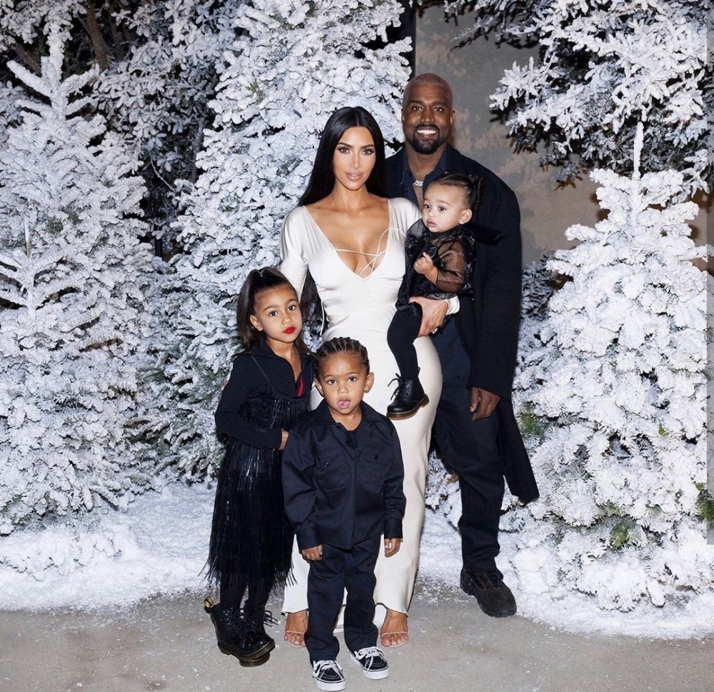 Kim Kardashian’ın 500 bin dolarlık Noel partisi olay oldu 6