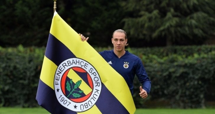 Fenerbahçe’de sezon sonunda hangi futbolcular ayrılacak? 8