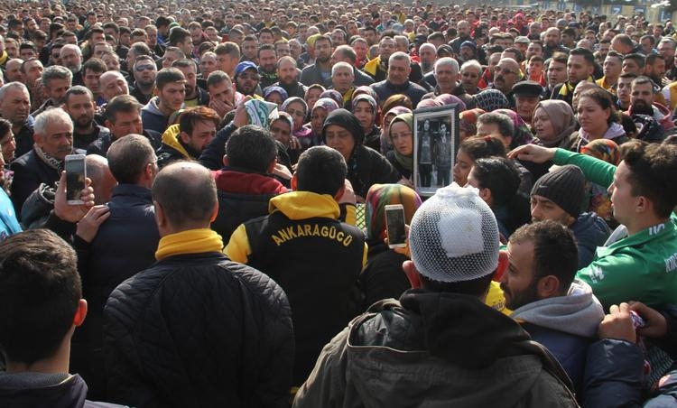 Kazada hayatını kaybeden Ankaragücü taraftarı için tören düzenlendi 6