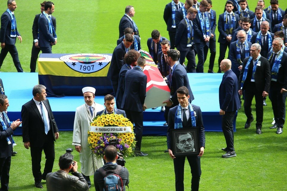 Fenerbahçe ve Türk futbolunun efsanesi Can Bartu son yolcuğuna uğurlandı 31