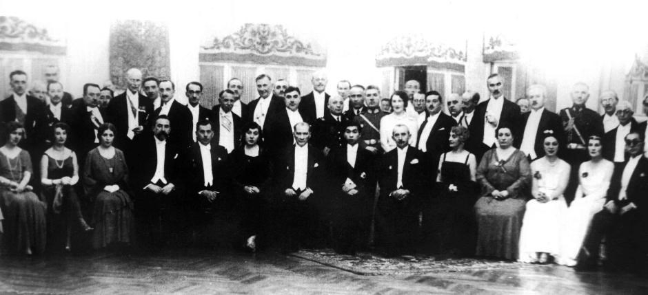 Digital olarak yeniden düzenlenmiş az bilinen Atatürk fotoğrafları 14