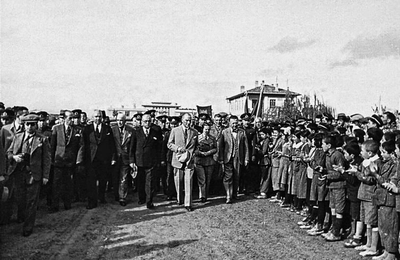 Digital olarak yeniden düzenlenmiş az bilinen Atatürk fotoğrafları 5