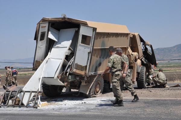 Gaziantep'te askeri araç devrildi! Yaralılar var 9