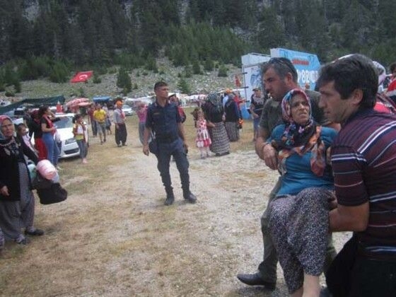 Çadırların altında kaldılar Antalya'yı hortum vurdu 3