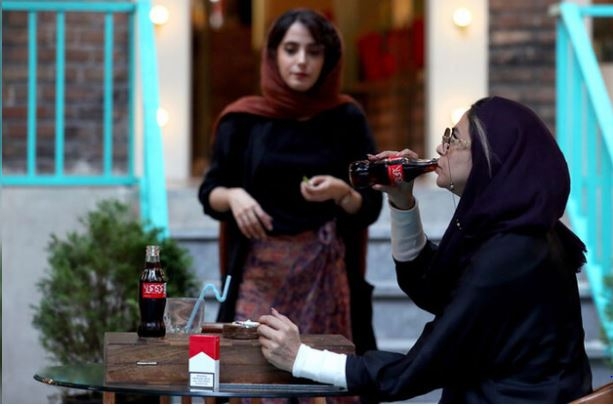 Dünya bu fotoğrafları konuşuyor! İran'da Amerikan tarzı yaşamak... 5