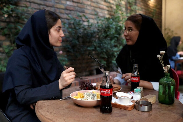 Dünya bu fotoğrafları konuşuyor! İran'da Amerikan tarzı yaşamak... 9