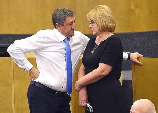 Mecliste skandal görüntü! Çıplak kadın fotoğrafına bakarken yakalandı 4
