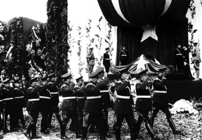 İşte Atatürk'ün ilk kez göreceğiniz fotoğrafları 16